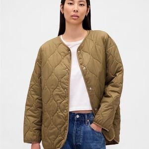 NWT GAP Women’s Quilted Liner Jacket- size Medium